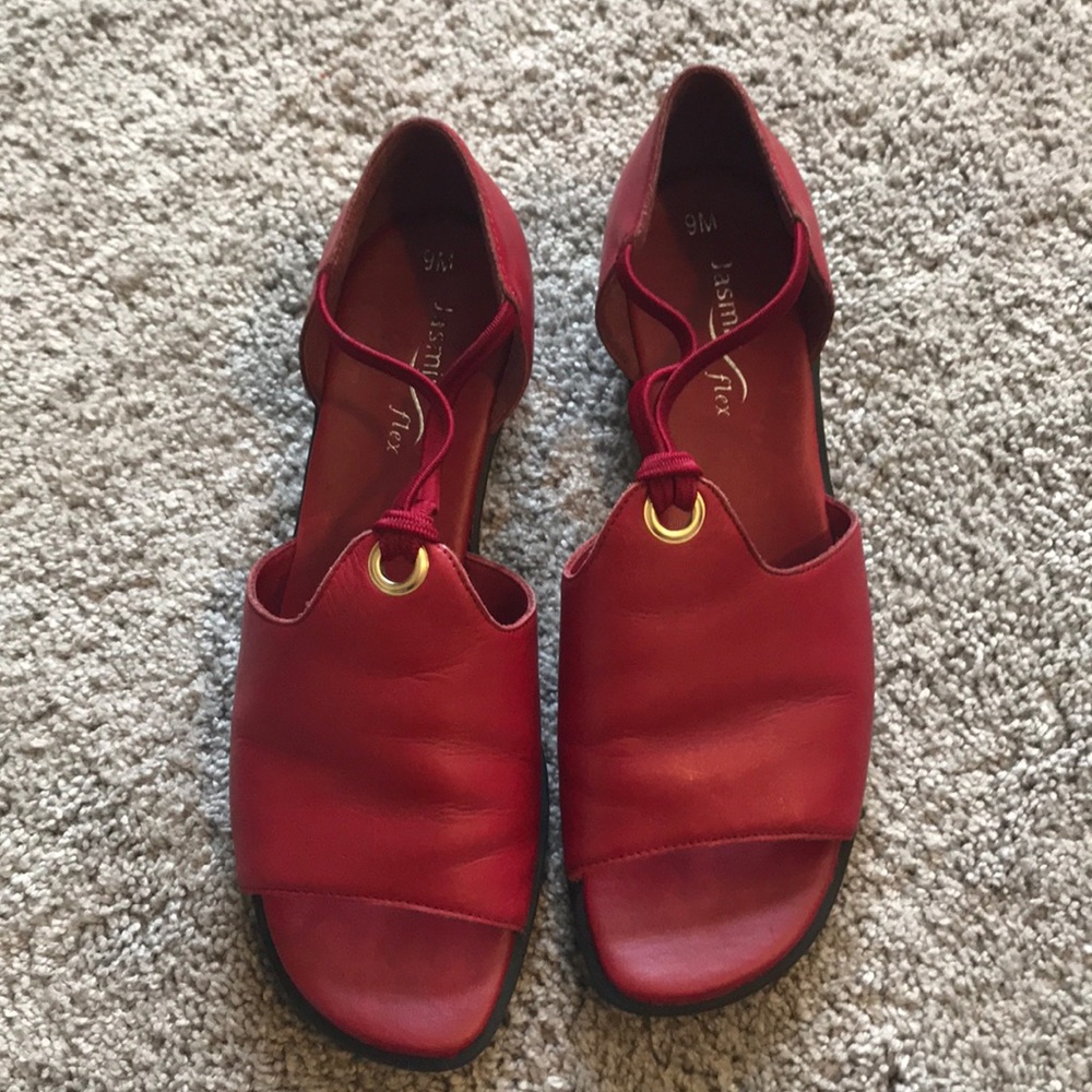 Beautiful Jasmin Flex Red Sandals 9M